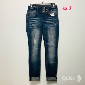 sz 7 - New Indigo Rein Cuffed Skinny Jeans